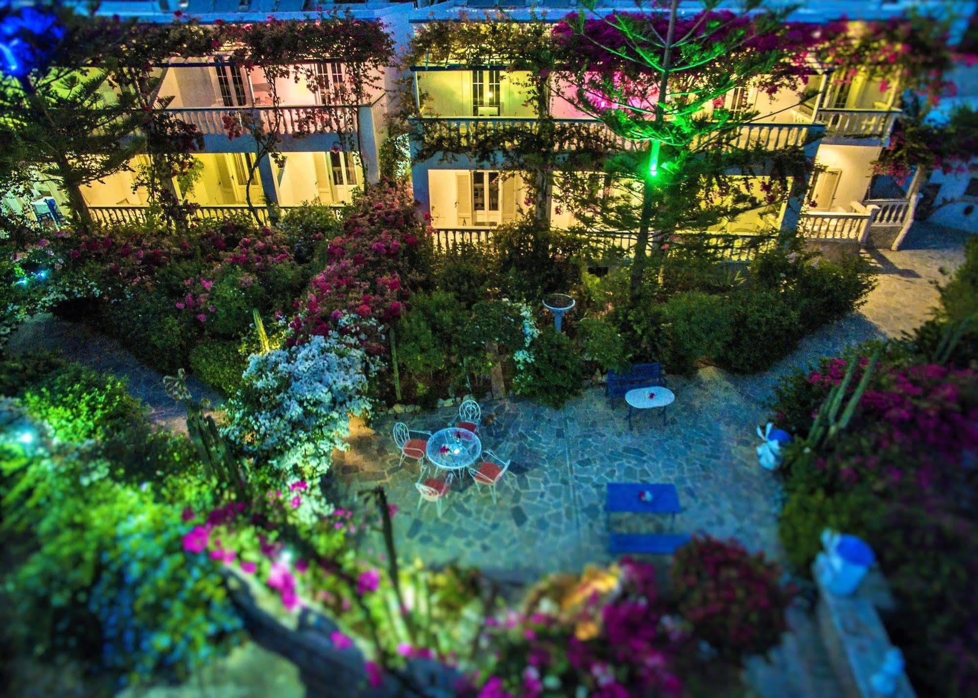 Angelika Aparthotel Alinda  Exterior photo